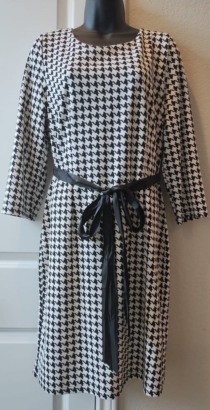 Spence Dress Women's size 14 black and white 3/4 Sleeve.